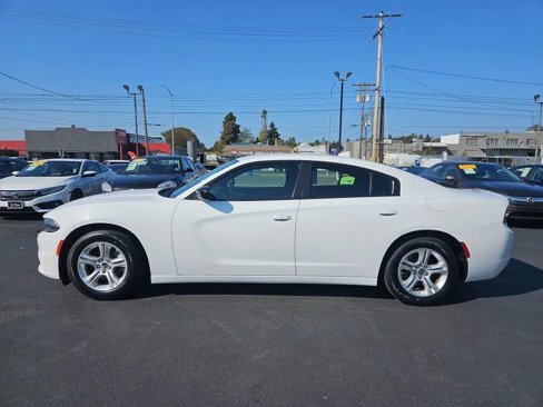 Used 2023 Dodge Charger SXT image 4