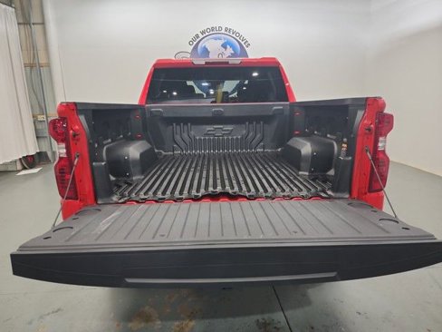 Used 2024 Chevrolet Silverado 1500 Custom w/ Turbomax Blackout Package image 9