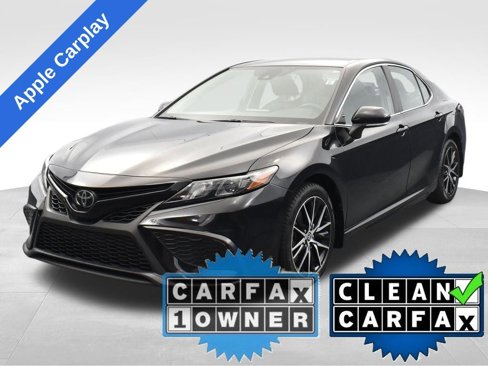 Used 2024 Toyota Camry SE image 1