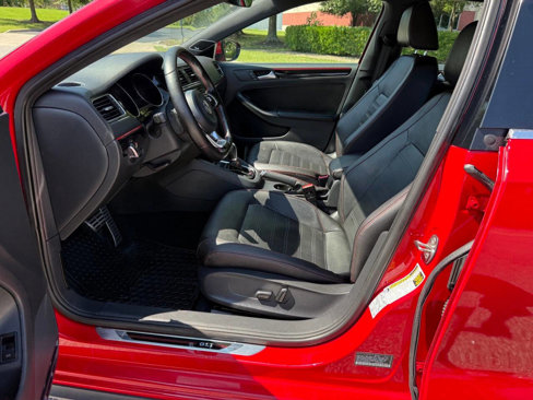 Used 2017 Volkswagen Jetta GLI image 16