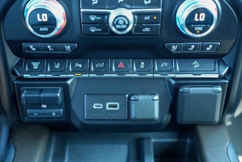 Used 2023 GMC Sierra 2500 Denali image 40