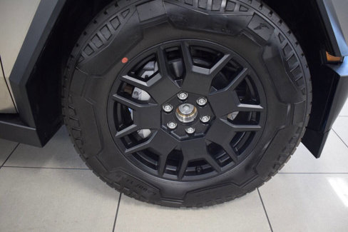 Used 2024 Tesla Cybertruck AWD Crew Cab image 16