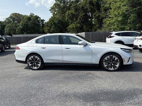 Used 2024 BMW 530i image 6