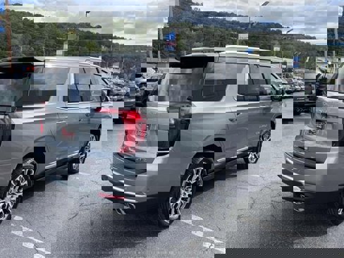 New 2026 GMC Yukon Denali image 3