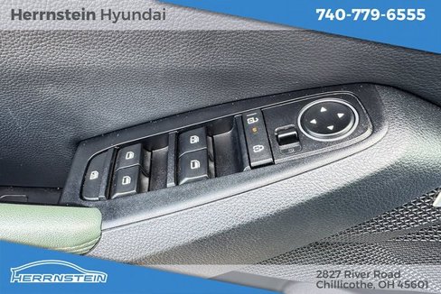 Used 2024 Kia Seltos SX w/ SX Sunroof Package image 17