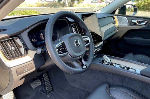 New 2026 Volvo XC60 B5 Ultra w/ Climate Package image 8
