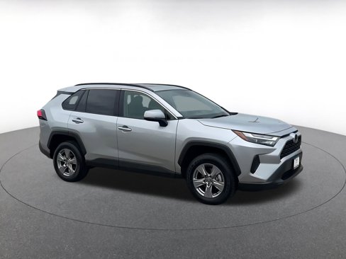 Used 2025 Toyota RAV4 XLE image 2