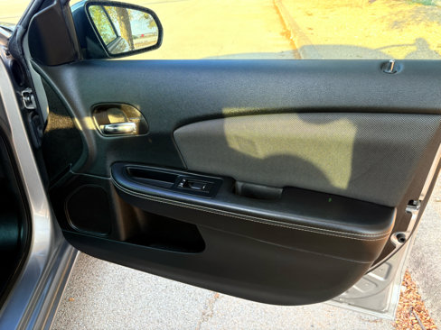 Used 2013 Dodge Avenger SXT w/ Rallye Appearance Group image 16