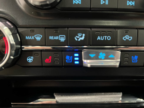 Used 2025 Ford F250 Lariat w/ Lariat Ultimate Package image 30