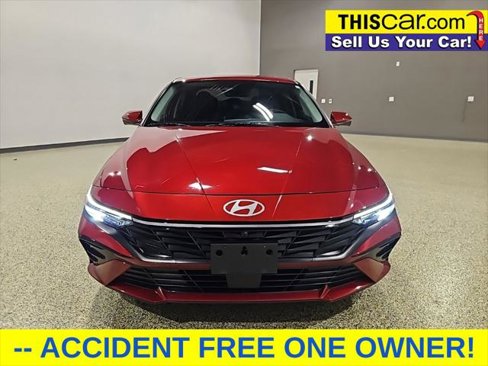 Used 2024 Hyundai Elantra Limited image 2