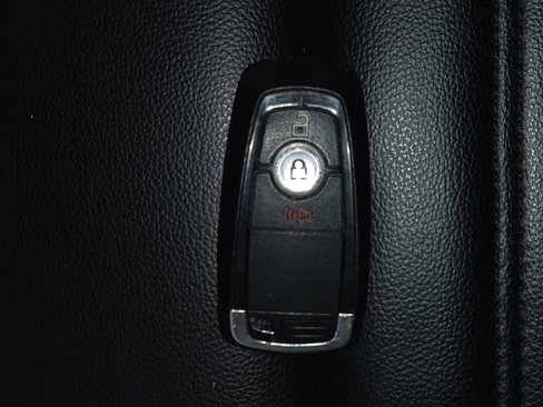 Used 2023 Ford Edge SEL image 32