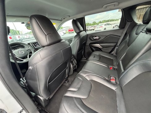 Used 2021 Jeep Cherokee Latitude Plus image 24