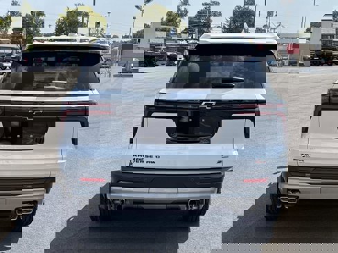 New 2026 Chevrolet Traverse Z71 w/ Enhanced Driving Package image 11