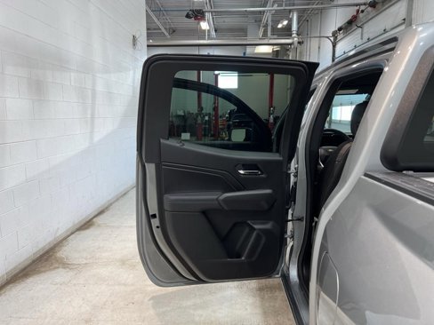 New 2024 Chevrolet Colorado LT w/ LT Convenience Package III image 32