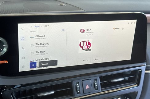 New 2025 Lexus ES 300h w/ Premium Package image 17