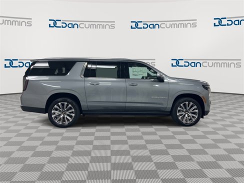 New 2026 Chevrolet Suburban High Country image 9