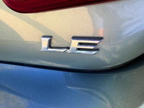Used 2011 Toyota Camry LE image 45