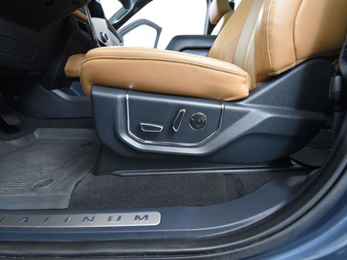 Used 2024 Ford Expedition Platinum image 21