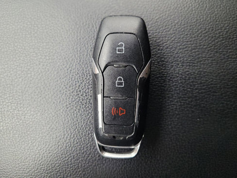 Used 2017 Ford Explorer XLT image 32