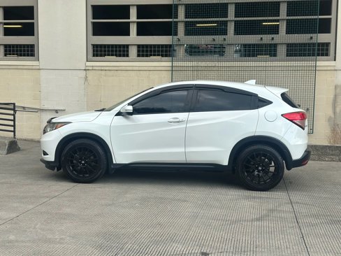 Used 2017 Honda HR-V EX image 4