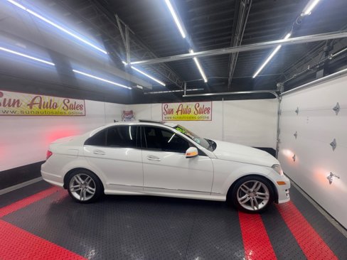 Used 2013 Mercedes-Benz C 300 4MATIC Sedan image 1