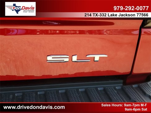 New 2026 GMC Sierra 1500 SLT image 7