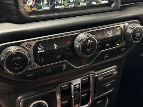 Used 2023 Jeep Wrangler Unlimited Sahara w/ Cold Weather Group image 33