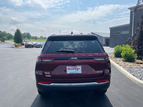 Used 2023 Jeep Grand Cherokee Limited image 4