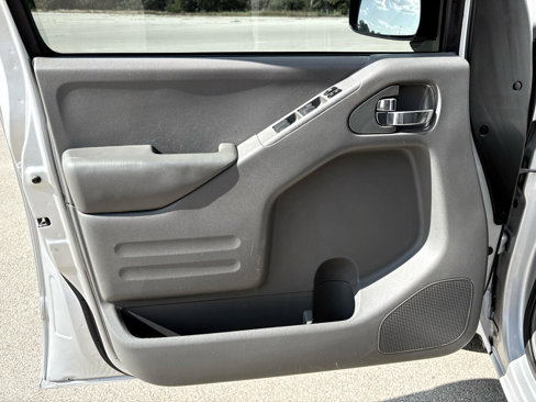 Used 2016 Nissan Frontier SV image 22