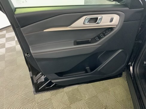 New 2025 Ford Explorer Active w/ Active Comfort Package image 29