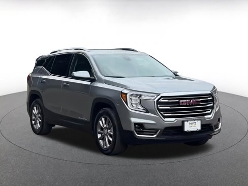 Used 2024 GMC Terrain SLT image 3