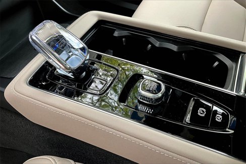 Certified 2025 Volvo XC90 B5 Core w/ Climate Package image 15