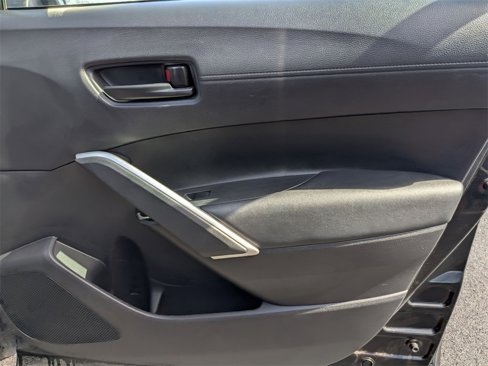 Used 2024 Toyota Corolla Cross LE image 34