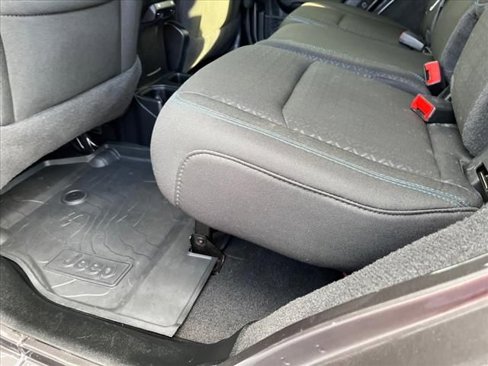 Used 2021 Jeep Wrangler Unlimited Sport image 12