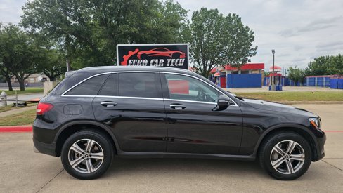 Used 2019 Mercedes-Benz GLC 300 w/ Premium Package image 7