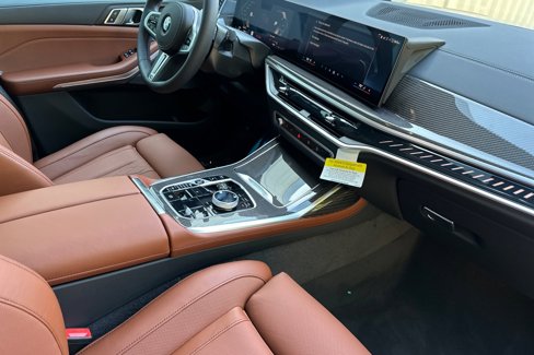 New 2026 BMW X7 M60i image 14