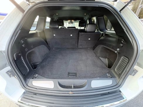 Used 2019 Jeep Grand Cherokee Limited image 16