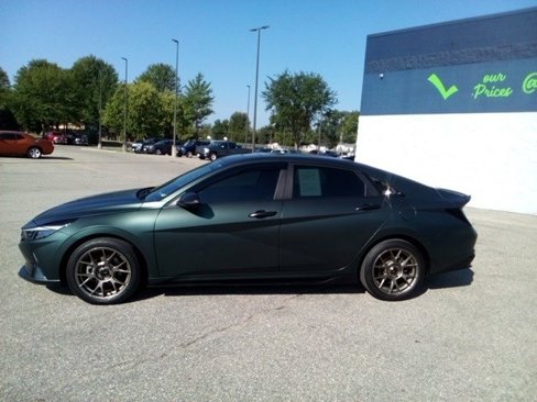 Used 2023 Hyundai Elantra Limited w/ Cargo Package image 2