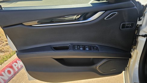 Used 2020 Maserati Ghibli GranSport image 32