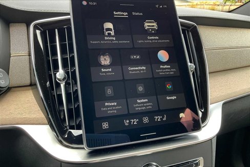New 2026 Volvo XC90 B6 Plus w/ Protection Package Premier image 22