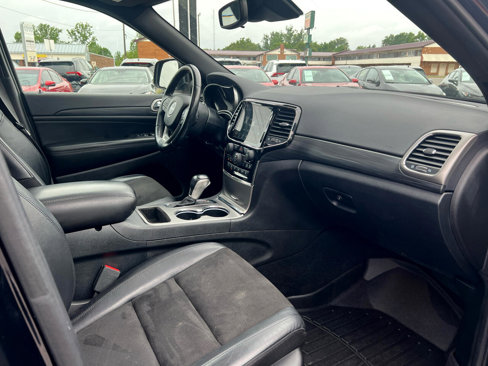 Used 2021 Jeep Grand Cherokee Laredo X image 12