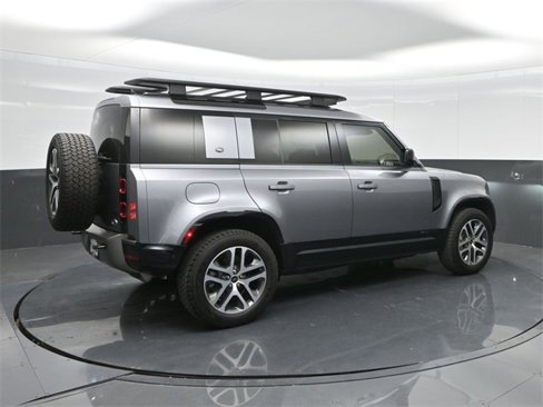Used 2021 Land Rover Defender 110 X-Dynamic HSE image 3