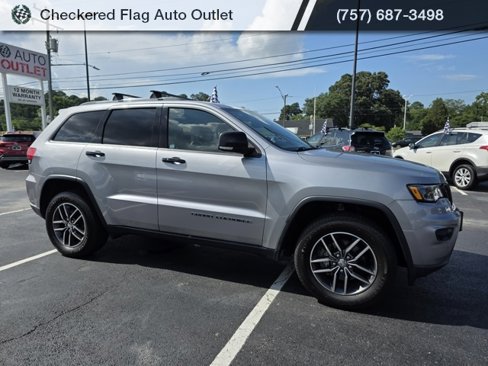 Used 2018 Jeep Grand Cherokee Limited w/ Luxury Group II image 10