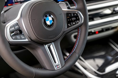 New 2026 BMW X7 M60i image 12