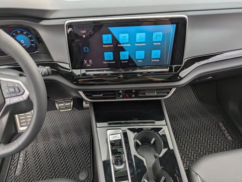 New 2026 Volkswagen Atlas Cross Sport SEL Premium R-Line image 18