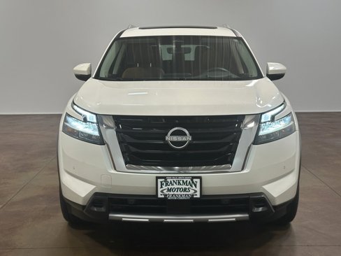 Used 2024 Nissan Pathfinder Platinum image 37