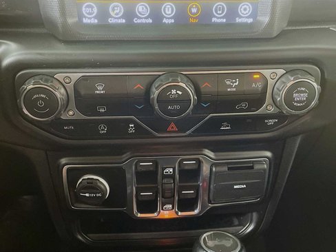 Used 2022 Jeep Wrangler Unlimited Sahara image 14