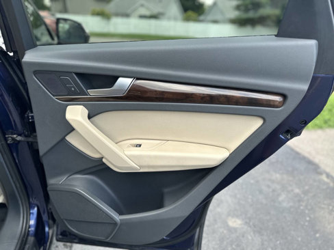 Used 2018 Audi Q5 2.0T Premium w/ Convenience Package image 11