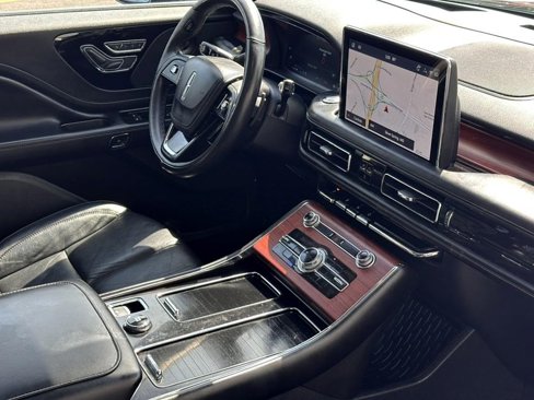 Certified 2022 Lincoln Aviator Reserve w/ Equipment Group 201A image 11