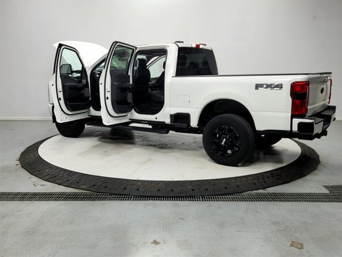 New 2025 Ford F250 Lariat w/ Black Appearance Package image 13